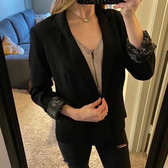 Black Blazer - Picture 3 of 3